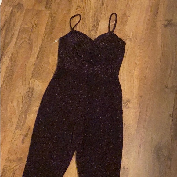Beautiful sparkly burgundy jumpsuit - Picture 7 of 9